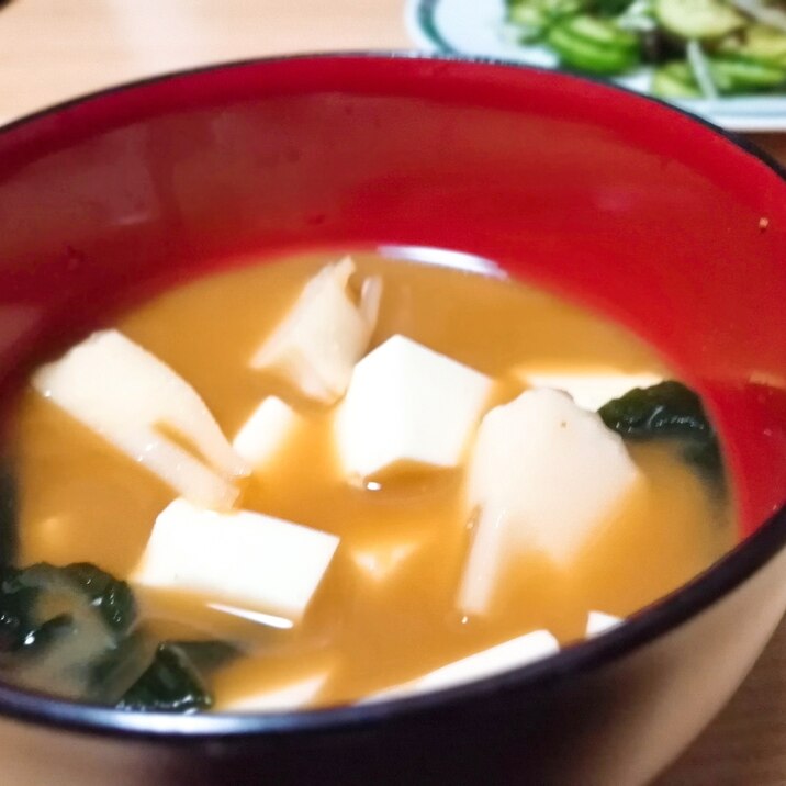 豆腐と筍とわかめの味噌汁